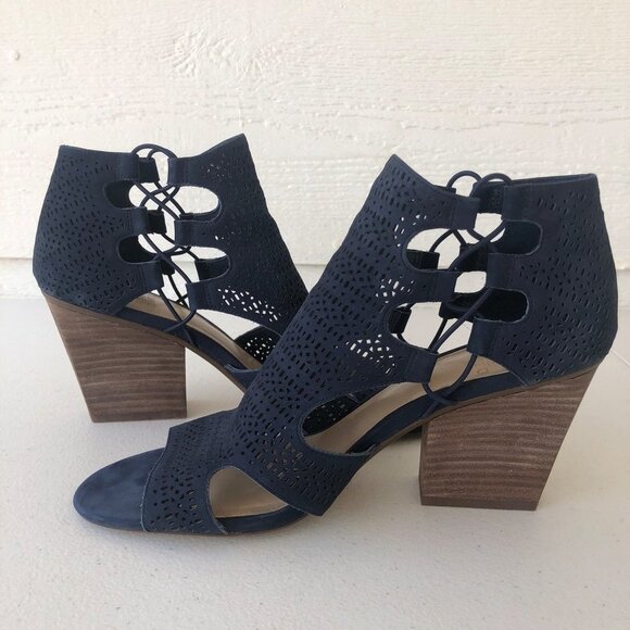 Vince Camuto Shoes - Vince Camuto Navy Corbina Size 10M Laser Cut Block Heel Ankle Boot
